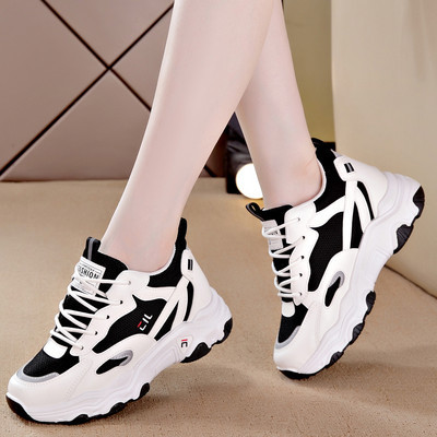 Ženske aktualne tenisice s ravnim potplatom u dva modela