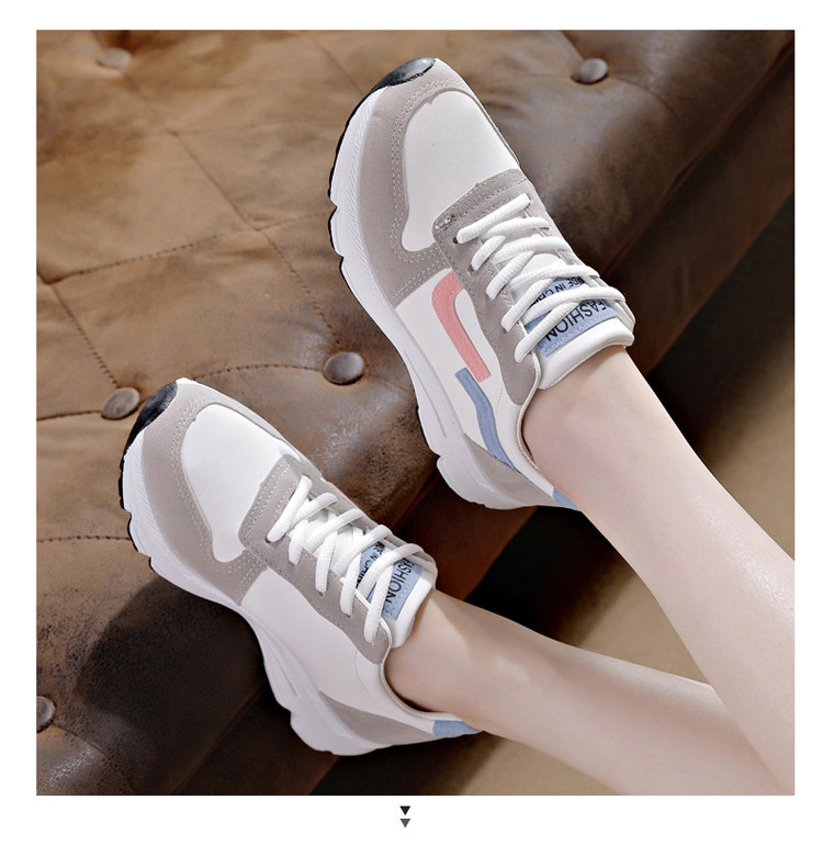 Γυναικεία αθλητικά παπούτσια μοντέρνα μονόχρωμα με επίπεδη σόλα