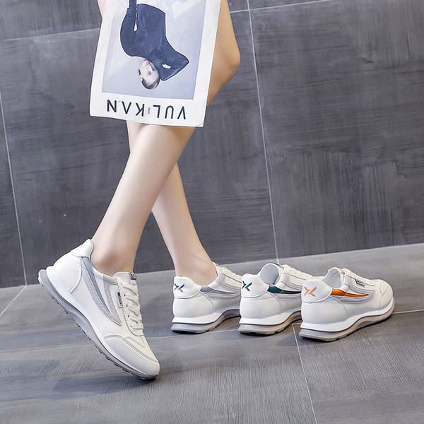 Γυναικεία casual sneakers από οικολογικό δέρμα με επίπεδη σόλα