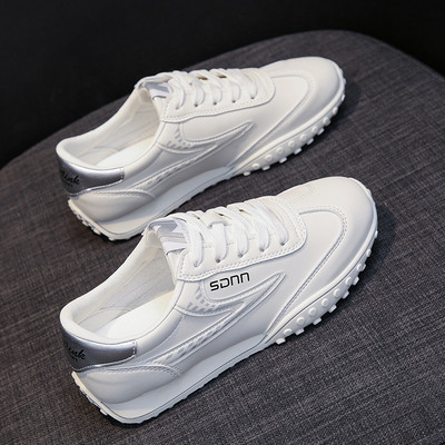 Γυναικεία αθλητικά παπούτσια με ίσια σόλα σε δύο χρώματα