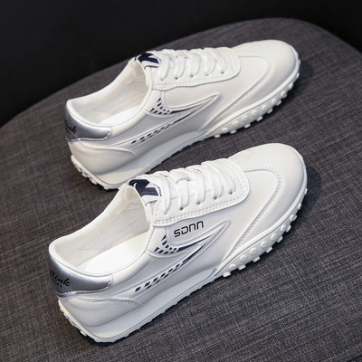 Γυναικεία αθλητικά παπούτσια με ίσια σόλα σε δύο χρώματα