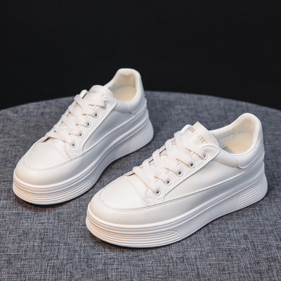 Tenisi de dama actuali cu talpa plata in trei modele