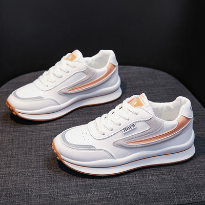 Adidași de damă cu inscripție și talpă plată