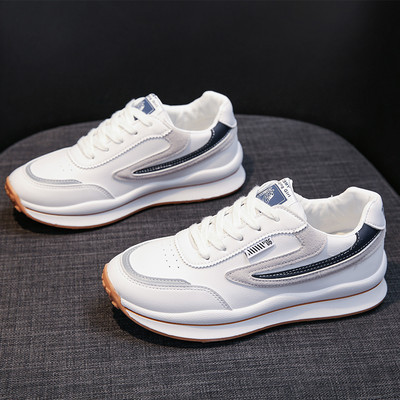 Adidași de damă cu inscripție și talpă plată