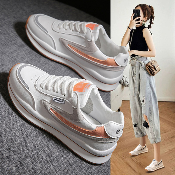 Adidași de damă cu inscripție și talpă plată