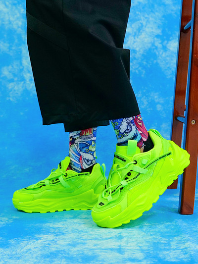 Tenisi moderni pentru bărbați cu talpă groasă - mai multe culori