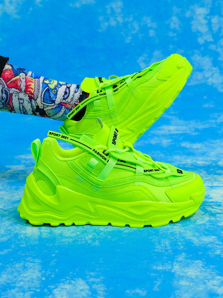 Tenisi moderni pentru bărbați cu talpă groasă - mai multe culori