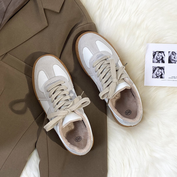 Μοντέρνα γυναικεία sneakers από οικολογικό δέρμα με απαλή φόδρα