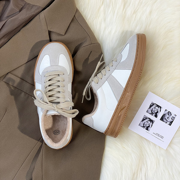 Μοντέρνα γυναικεία sneakers από οικολογικό δέρμα με απαλή φόδρα