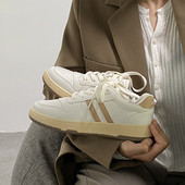 Γυναικεία sneakers με μπορντούρα και επίπεδη σόλα μονόχρωμα