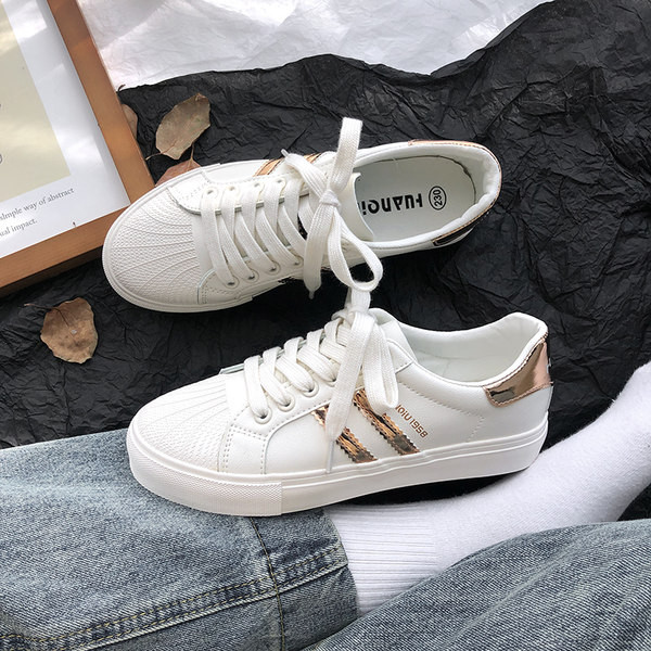 Κομψά γυναικεία sneakers με μπορντούρα και επίπεδη σόλα