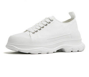 Γυναικεία αθλητικά παπούτσια με κορδόνια σε τρία μοντέλα