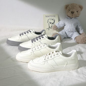 Γυναικεία sneakers κλασικό μοντέλο σε δύο χρώματα