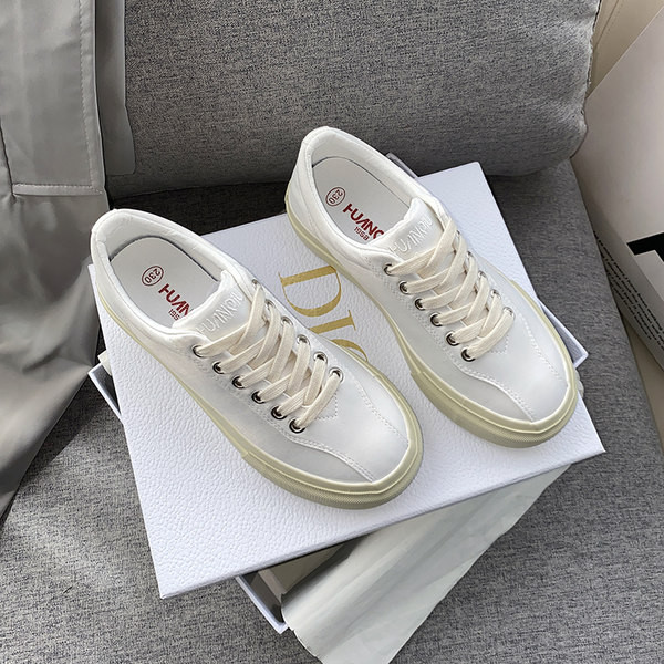 Κομψά γυναικεία αθλητικά παπούτσια από faux δέρμα με επίπεδη σόλα