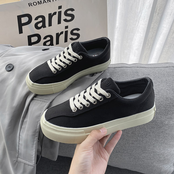 Κομψά γυναικεία αθλητικά παπούτσια από faux δέρμα με επίπεδη σόλα