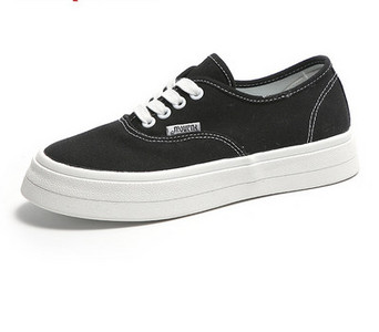 Γυναικεία casual sneakers από ύφασμα με επίπεδη σόλα