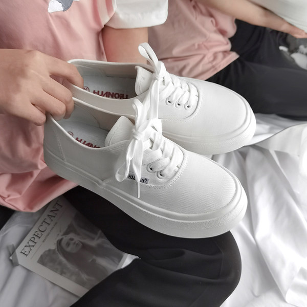 Γυναικεία casual sneakers από ύφασμα με επίπεδη σόλα