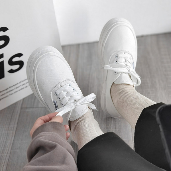 Γυναικεία casual sneakers από ύφασμα με επίπεδη σόλα