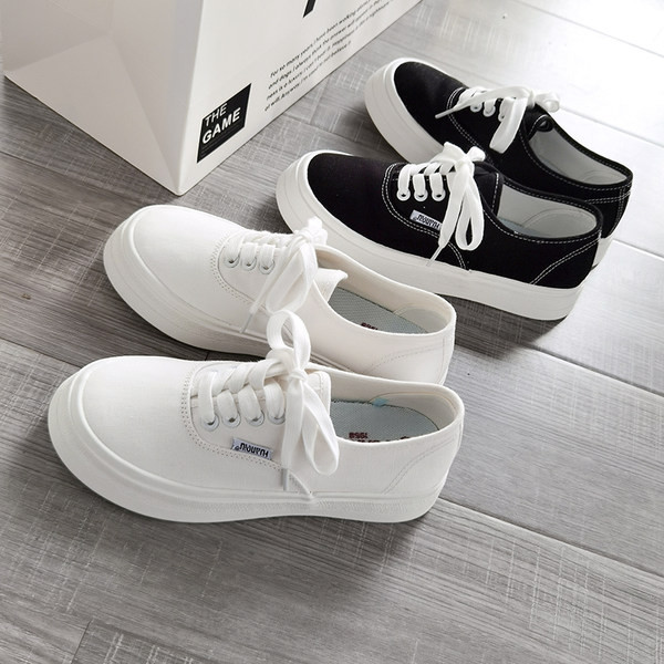 Γυναικεία casual sneakers από ύφασμα με επίπεδη σόλα