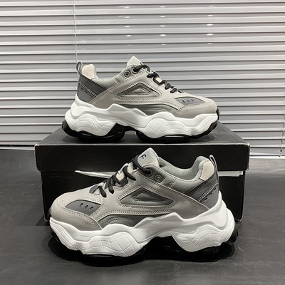 Adidasi de dama cu sireturi si talpa aspra