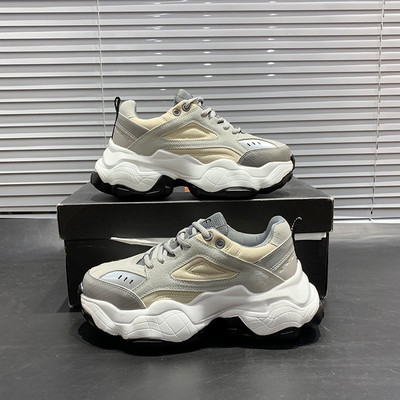 Adidasi de dama cu sireturi si talpa aspra