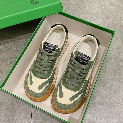 Γυναικεία sneakers από τεχνητό δέρμα σε μπεζ και πράσινο χρώμα