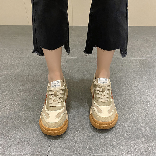 Γυναικεία sneakers από τεχνητό δέρμα σε μπεζ και πράσινο χρώμα