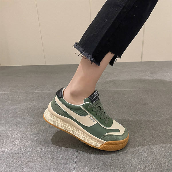 Γυναικεία sneakers από τεχνητό δέρμα σε μπεζ και πράσινο χρώμα