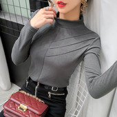 Bluză de damă moale cu guler scăzut