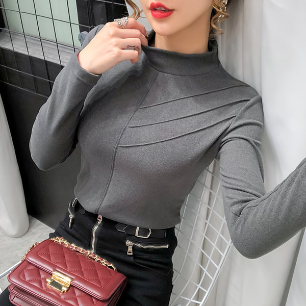 Bluză de damă moale cu guler scăzut