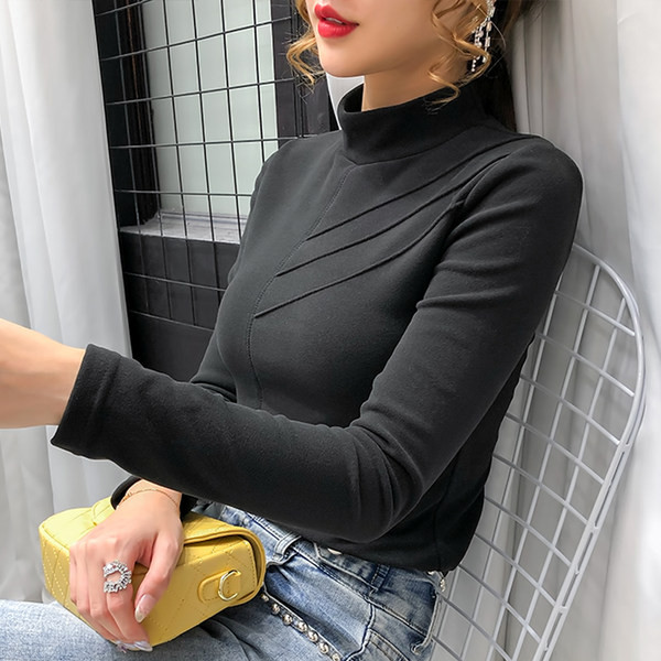 Bluză de damă moale cu guler scăzut