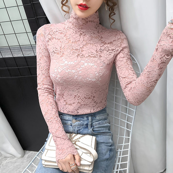 Čipkana bluza s visokim ovratnikom i dugim rukavima