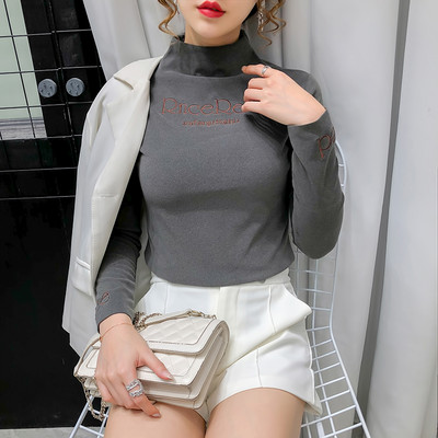 Bluza de dama cu guler polo si broderie