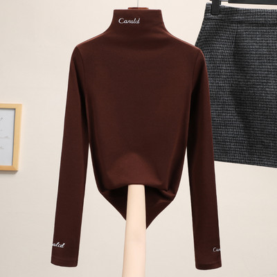 Polo îmbrăcat pentru damă, cu inscripție brodată