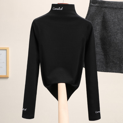 Polo îmbrăcat pentru damă, cu inscripție brodată