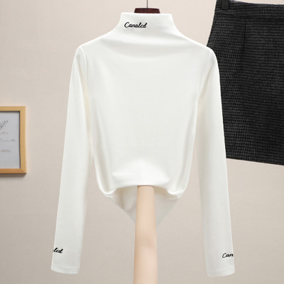 Polo îmbrăcat pentru damă, cu inscripție brodată