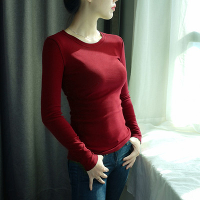 Καθημερινή μονόχρωμη μπλούζα με οβάλ λαιμόκοψη - εφαρμοστό μοντέλο