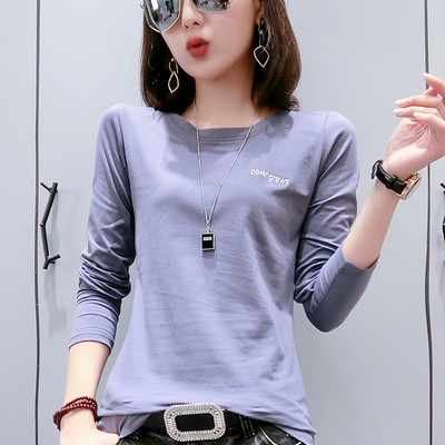 Ženska bluza s okruglim izrezom i natpisom