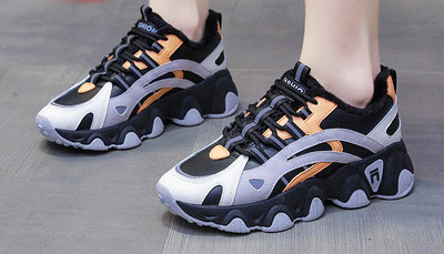 Σύγχρονα γυναικεία sneakers με τραχιά σόλα σε τρία μοντέλα