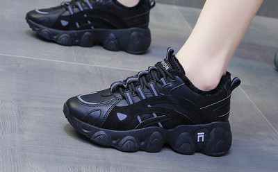 Σύγχρονα γυναικεία sneakers με τραχιά σόλα σε τρία μοντέλα