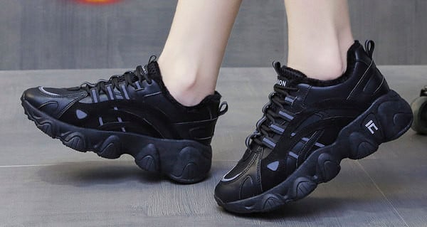 Casual γυναικεία sneakers με τραχιά σόλα σε δύο μοντέλα