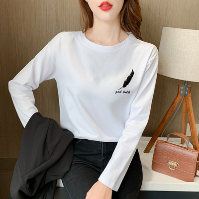 Casual μπλούζα με οβάλ λαιμόκοψη και απλικέ