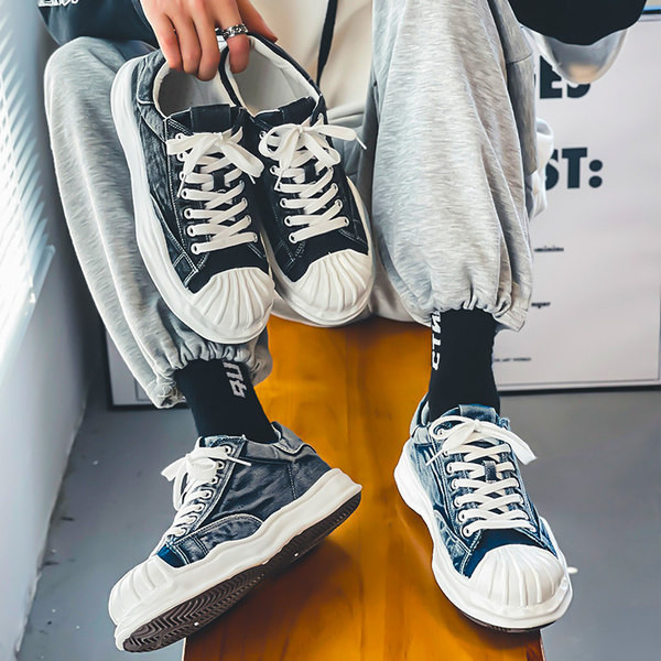 Model nou de adidasi de toamna pentru barbati cu talpa groasa in albastru si negru