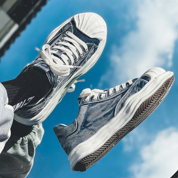 Model nou de adidasi de toamna pentru barbati cu talpa groasa in albastru si negru