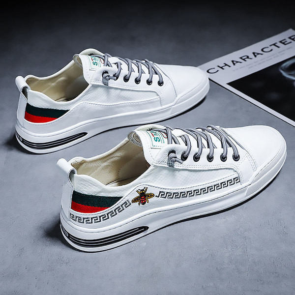 Model nou de adidasi barbati din imitatie de piele cu broderie