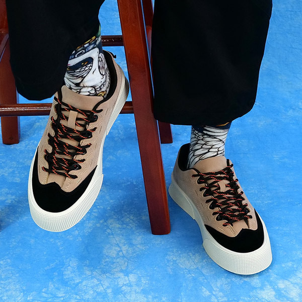 Muške tenisice od umjetne kože s ravnim potplatom