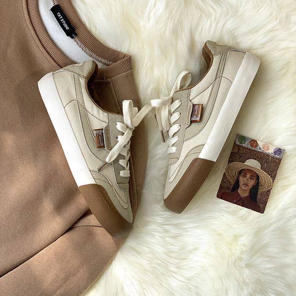 Tenisi dama din piele intoarsa artificiala in mai multe culori