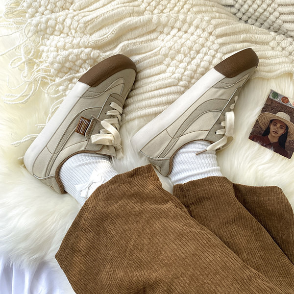 Tenisi dama din piele intoarsa artificiala in mai multe culori