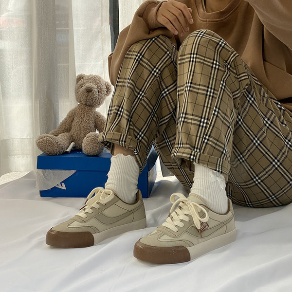 Tenisi damă casual din material textil, cu inscripție și talpă plată