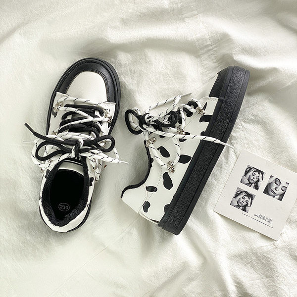 Ženske tenisice s aplikacijom i vezicama